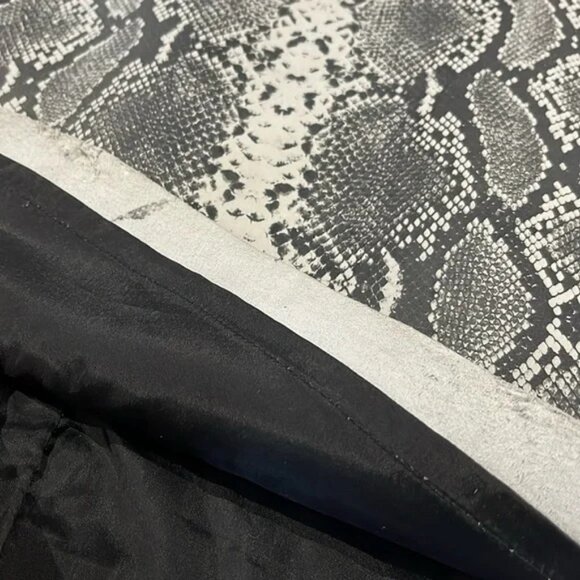 VEDA Grey Snakeskin Leather Mini A-Line Skirt - Picture 5 of 7